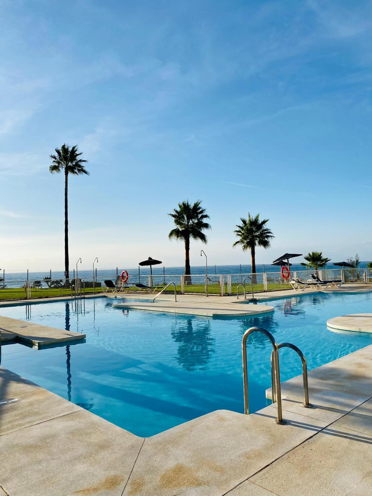 Sunshine Beach Front Complex, Wifi, Modern Касарес Экстерьер фото