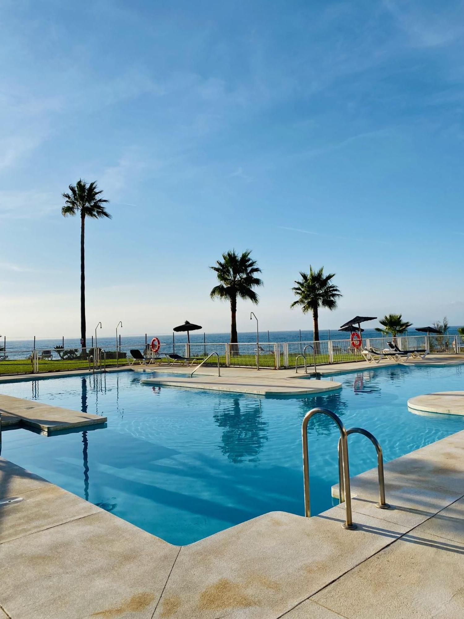 Sunshine Beach Front Complex, Wifi, Modern Касарес Экстерьер фото