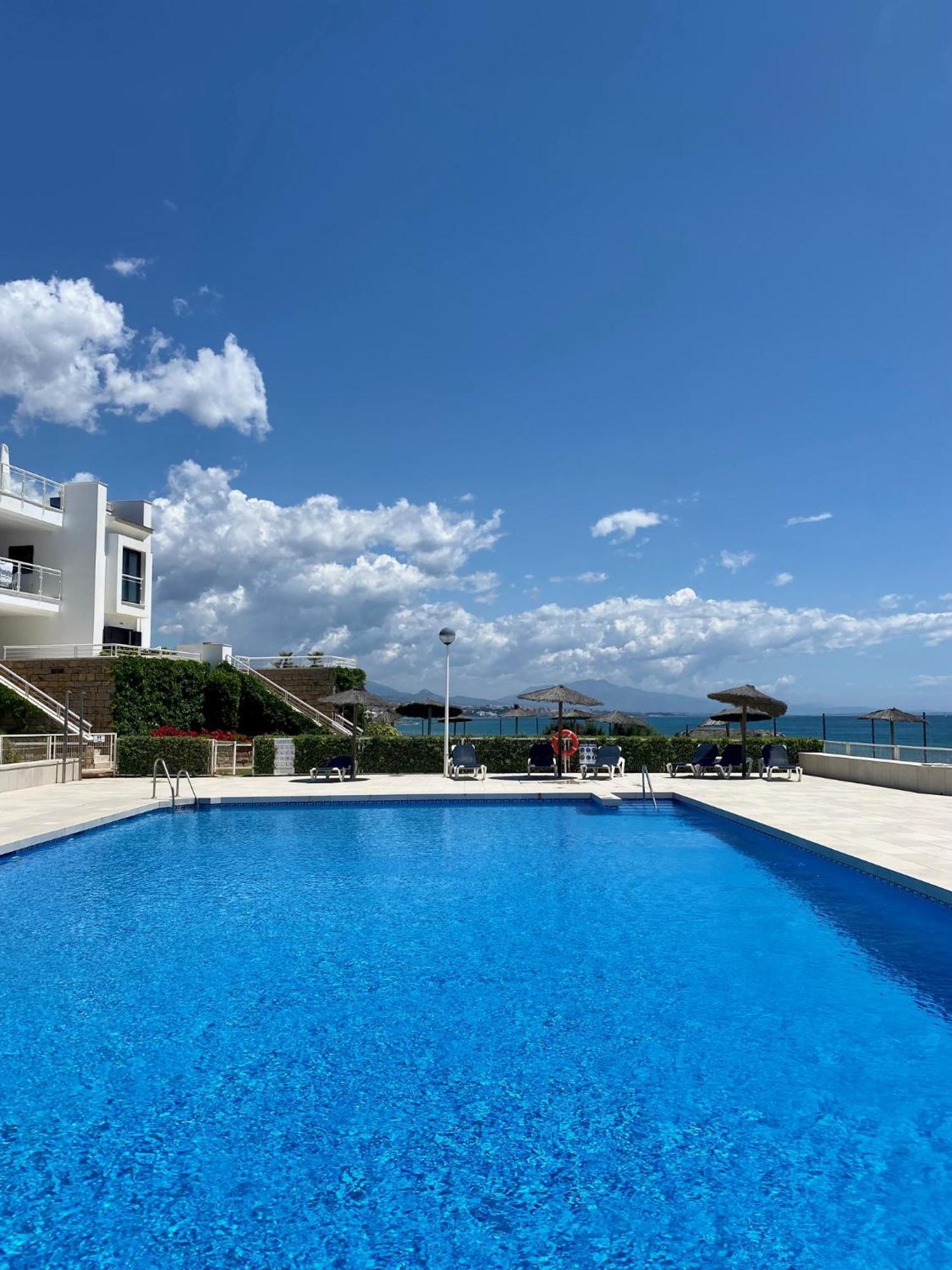 Sunshine Beach Front Complex, Wifi, Modern Касарес Экстерьер фото